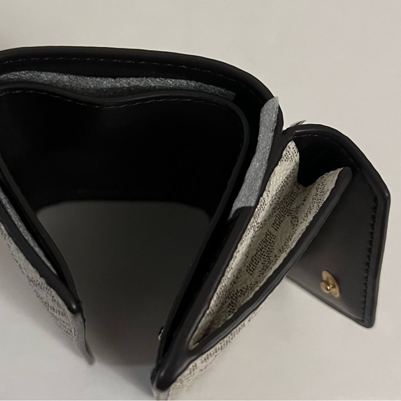 Michael Kors Brown and Cream Women’s Wallet - Picture 7 of 16